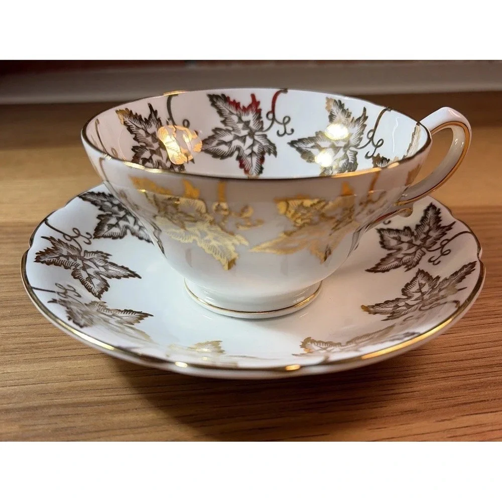 VTG Stanley Gold Maple Leaf Tea Cup & Saucer Fine Bone China - England 358/11